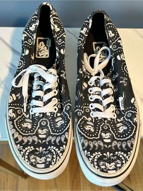 VANS STAR WARS STORM TROOPERS BANDANA PAISLEY SHOE